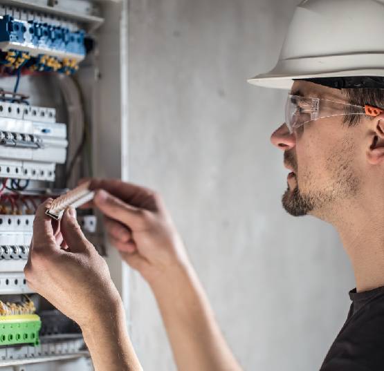 full scale electrical contractors